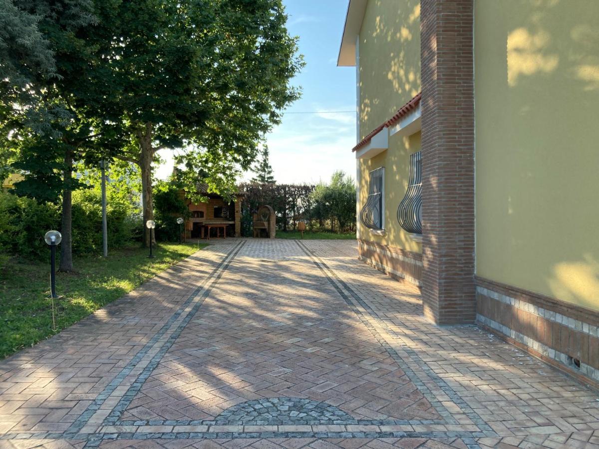 Agriturismo Tenuta Della Madama Venticano Exteriör bild